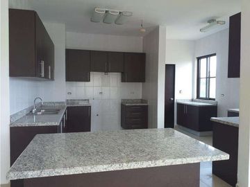 Venta de casa en San Carlos (Hacienda Pacífica) GTA