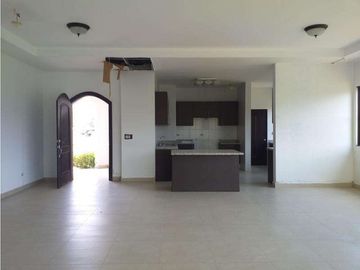 Venta de casa en San Carlos (Hacienda Pacífica) GTA