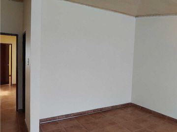CASA EN VENTA, BARRIO SPRING