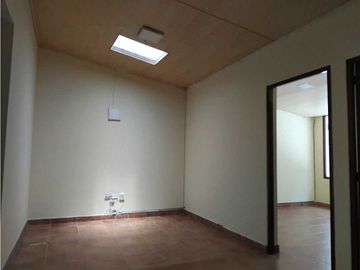 CASA EN VENTA, BARRIO SPRING