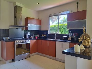 VENTA HERMOSA CASA ESTILO TRADICIONAL EN CERRITOS PEREIRA