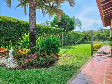 VENTA HERMOSA CASA ESTILO TRADICIONAL EN CERRITOS PEREIRA