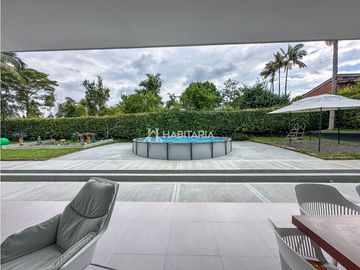 Venta de casa campestre en Cerritos Pereira con cancha de microfútbol