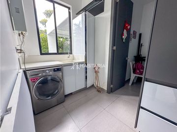 Venta de casa campestre en Cerritos Pereira con cancha de microfútbol
