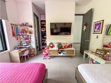 Venta de casa campestre en Cerritos Pereira con cancha de microfútbol