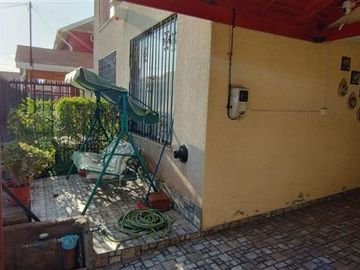 Casa en Venta en Avda. Cuatro Poniente con Avda, Cristo Redentor, Maipu.