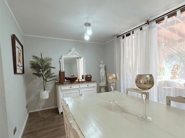 Casa en Venta en Barrio el Rosal de Vespucio, Maipú