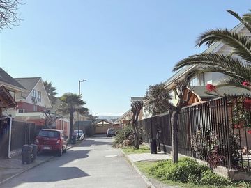 Casa en Venta en Barrio el Rosal de Vespucio, Maipú