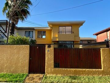 Casa en Venta en Av. Alfredo Silva Carvallo / Pdte José Manuel Balmaceda
