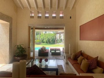RENTA RESIDENCIA EN CUERNAVACA EN SUMIYA
