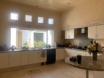 RENTA RESIDENCIA EN CUERNAVACA EN SUMIYA