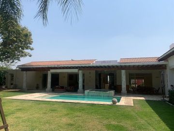 RENTA RESIDENCIA EN CUERNAVACA EN SUMIYA