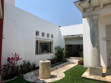 RENTA RESIDENCIA EN CUERNAVACA EN SUMIYA
