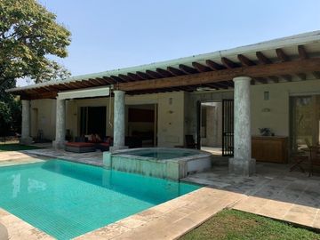RENTA RESIDENCIA EN CUERNAVACA EN SUMIYA