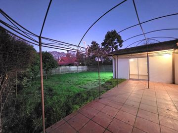 Vende Casa en Condiminio Villa Alemania  Los Ángeles.