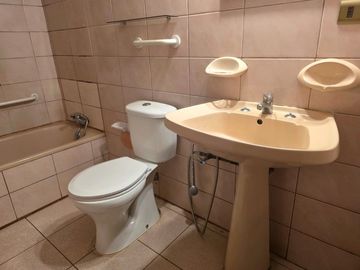Vende Casa en Condiminio Villa Alemania  Los Ángeles.