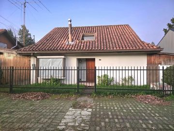 Vende Casa en Condiminio Villa Alemania  Los Ángeles.