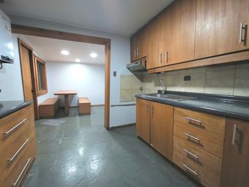 Vende Casa en Condiminio Villa Alemania  Los Ángeles.