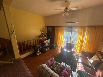 Casa PH en venta en Wilde Oeste