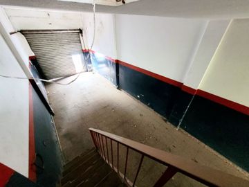 VENTA DOS LOCALES EN BLOQUE LAS LOMAS SAN ISIDRO