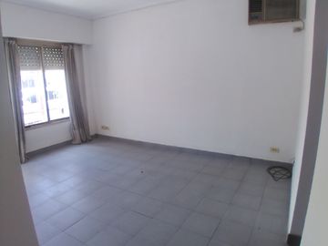 Departamento Tipo Casa en venta en Lanus Oeste