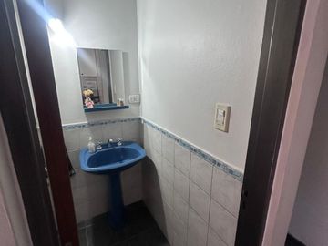 Casa en venta de 4 dormitorios c/ cochera en Villa Nueva