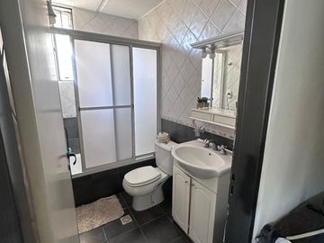 Casa en venta de 4 dormitorios c/ cochera en Villa Nueva