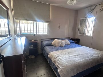 Casa en venta de 4 dormitorios c/ cochera en Villa Nueva