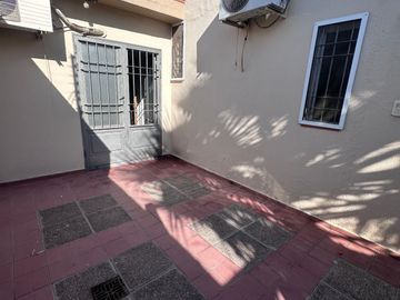 Casa en venta de 4 dormitorios c/ cochera en Villa Nueva