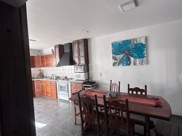 Casa en venta de 4 dormitorios c/ cochera en Villa Nueva