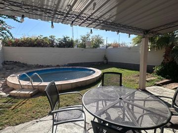 Casa en venta de 4 dormitorios c/ cochera en Villa Nueva