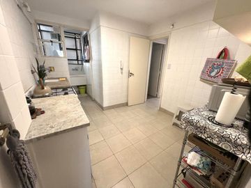 DEPARTAMENTO 4 AMBIENTES  CON DEPENDENCIA  BALCON