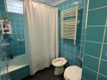DEPARTAMENTO 4 AMBIENTES  CON DEPENDENCIA  BALCON
