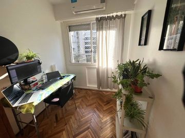 DEPARTAMENTO 4 AMBIENTES  CON DEPENDENCIA  BALCON