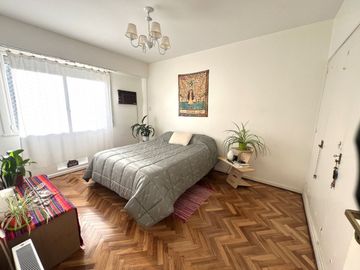 DEPARTAMENTO 4 AMBIENTES  CON DEPENDENCIA  BALCON