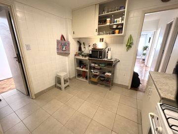 DEPARTAMENTO 4 AMBIENTES  CON DEPENDENCIA  BALCON