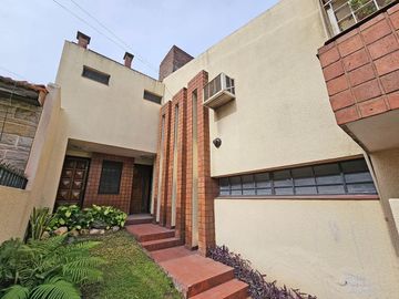 CASA EN VENTA 4 AMBIENTES SAN MIGUEL APTO CREDITO