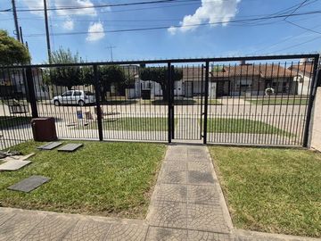 VENTA CASA 3 AMB  LOS ALAMOS 300 m2 APTO CREDITO