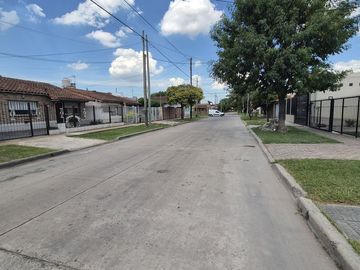 VENTA CASA 3 AMB  LOS ALAMOS 300 m2 APTO CREDITO