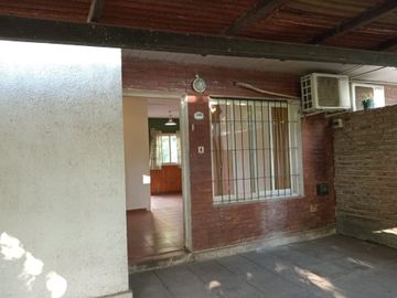 CASA 5 AMBIENTES - OPORTUNDAD
