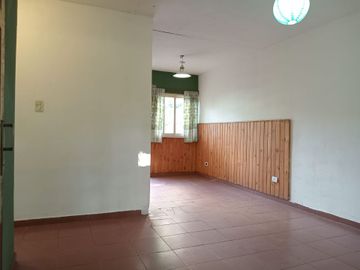 CASA 5 AMBIENTES - OPORTUNDAD