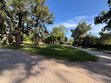 VENTA DE LOTE A METROS  ACCOESTE MORENO PERMUTA