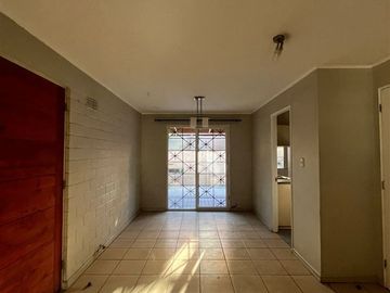 Casa en Arriendo en Cerro Jacaranda 01907