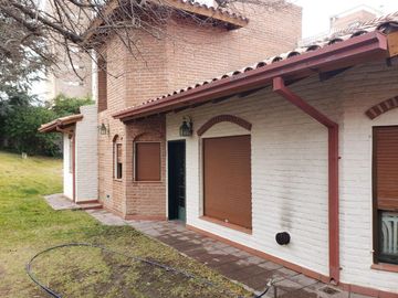 VENTA CASA ZONA ALTO NEUQUÉN