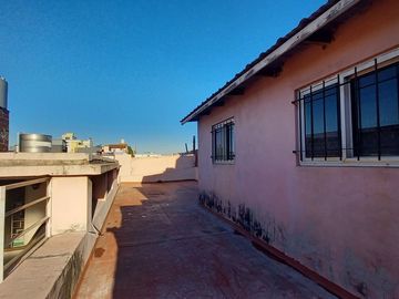 Venta casa 6 ambientes Excelente ubicacion