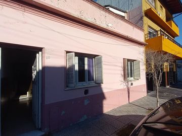 Venta casa 6 ambientes Excelente ubicacion