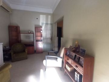 Venta casa 6 ambientes Excelente ubicacion