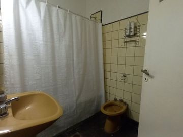 Venta casa 6 ambientes Excelente ubicacion