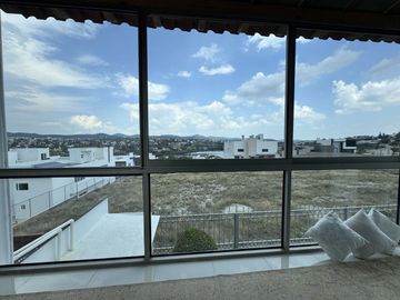 CASA DE LUJO EN VENTA EN JURIQUILLA, CUMBRES DE LAGO CON ALBERCA PROPIA