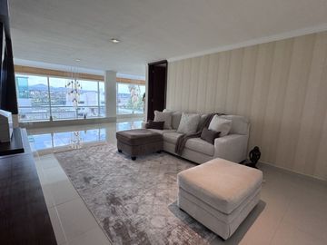 CASA DE LUJO EN VENTA EN JURIQUILLA, CUMBRES DE LAGO CON ALBERCA PROPIA